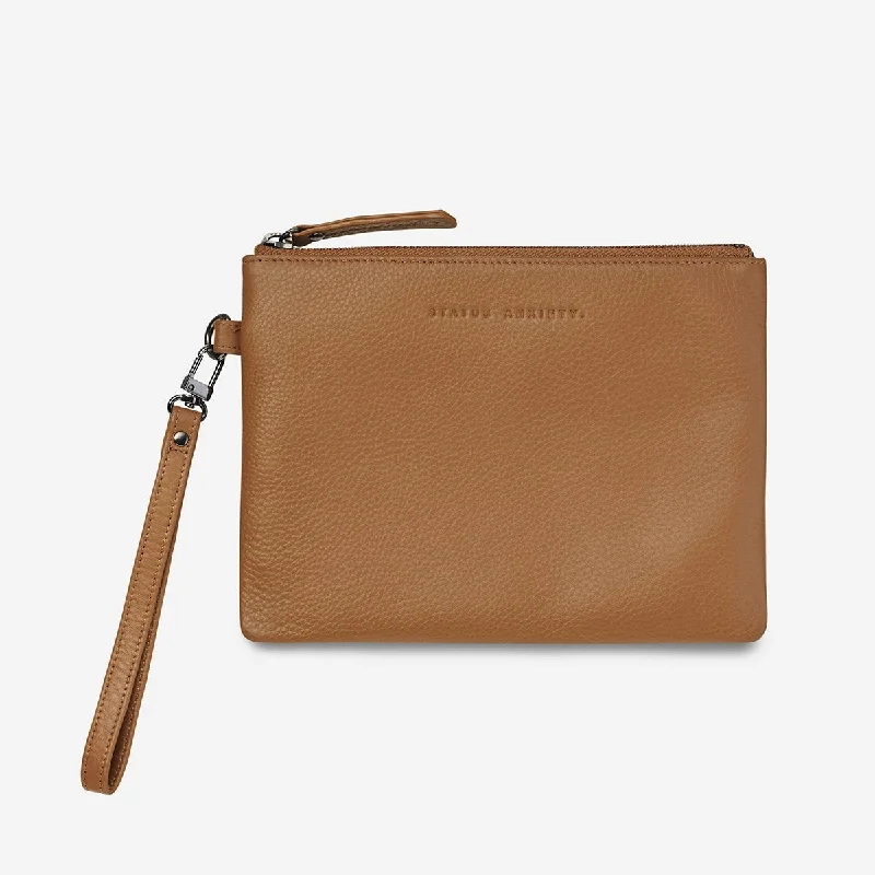 Fixation Clutch (Tan)