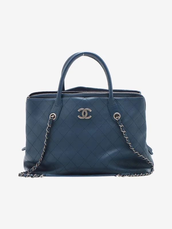 Chanel Navy 2015 quilted leather chain tote bag - size