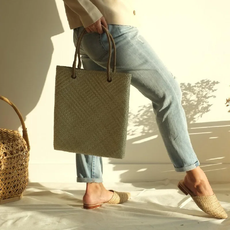 Porta Sustainable Handwoven Pandan Portfolio Bag - Khaki