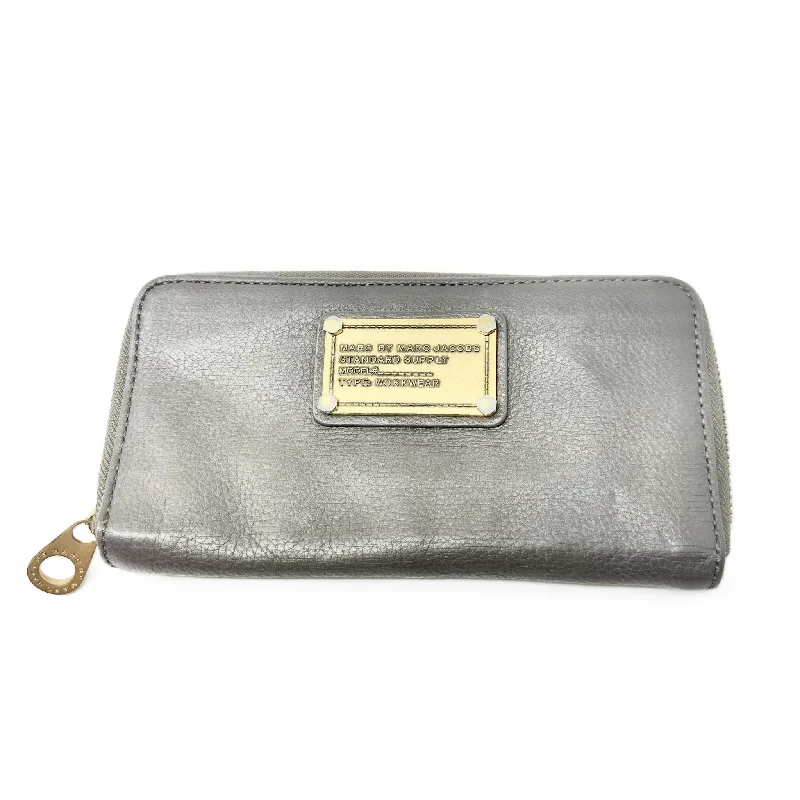 Wallet Luxury Designer By Marc By Marc Jacobs, Size: Medium