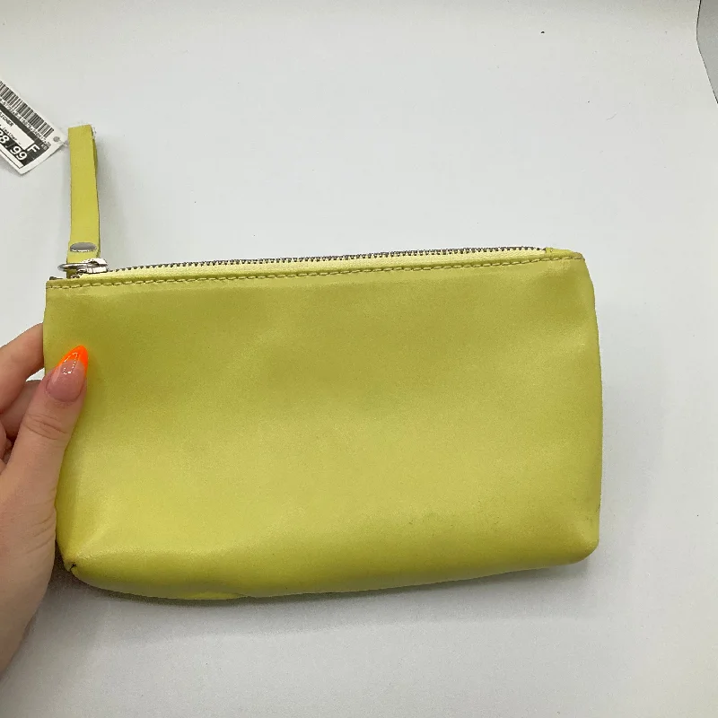 Wristlet Designer Cmb, Size Medium