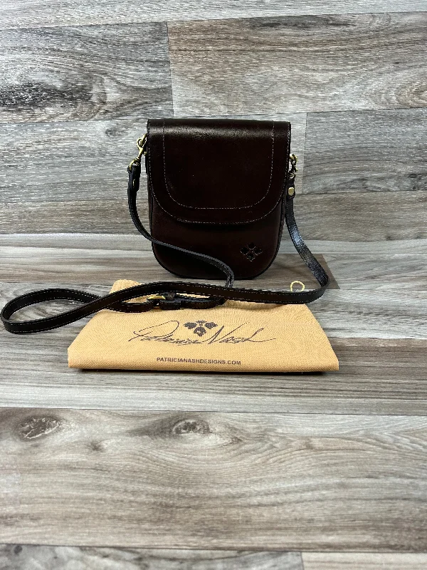 Wristlet Designer Patricia Nash, Size Medium